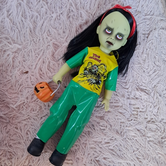 Hot Topic Other - LAST CHANCE! The Ghoul- Living Dead Doll Halloween limited edition!